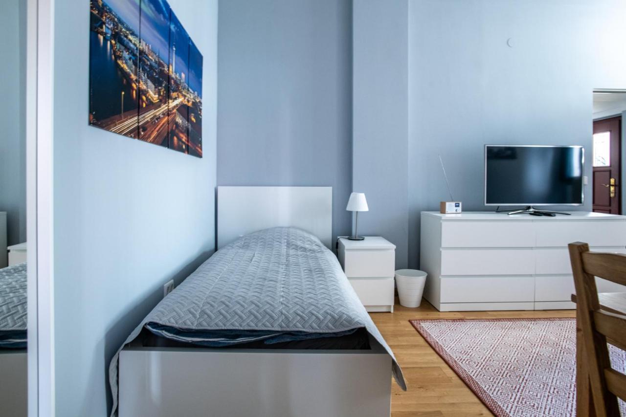 Alt-Berliner Eckkneipe - "Feuchte Ecke" Apartment Exterior foto