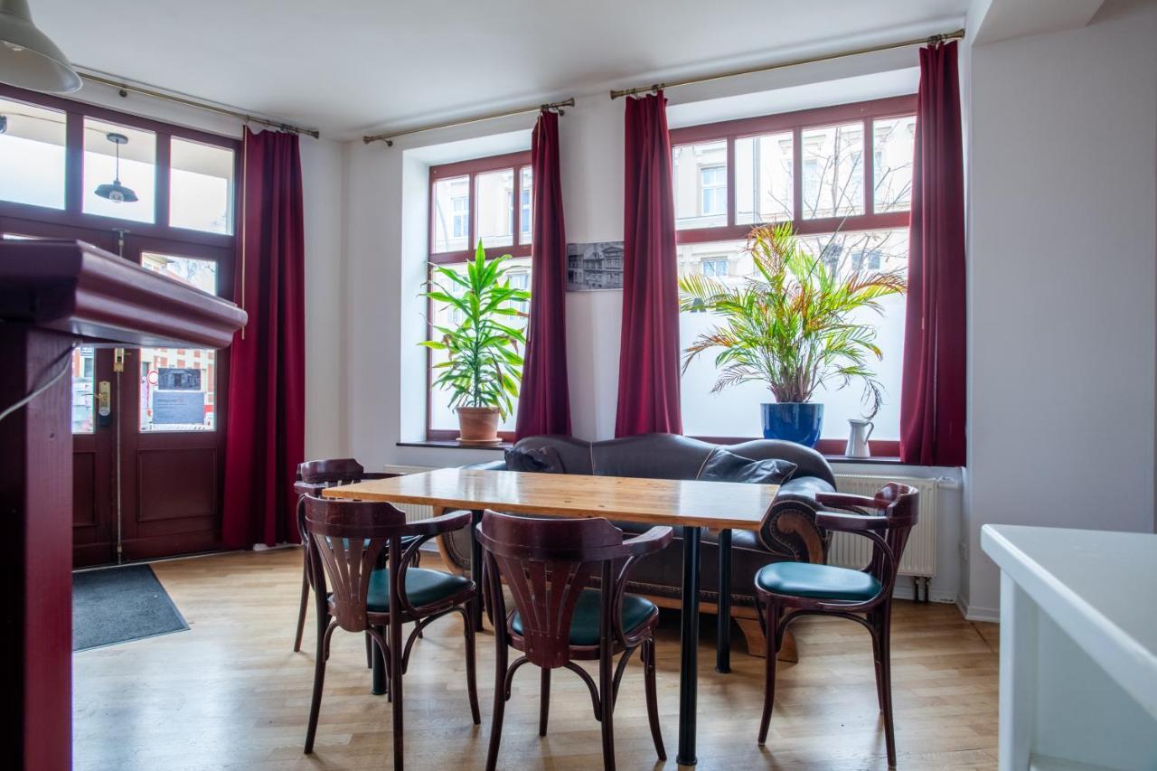 Alt-Berliner Eckkneipe - "Feuchte Ecke" Apartment Exterior foto